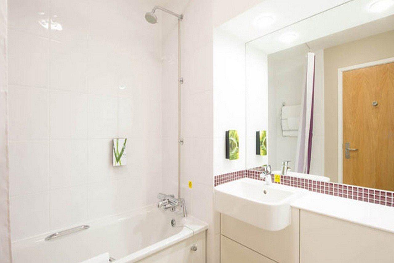 Premier Inn Chippenham チッペナム エクステリア 写真
