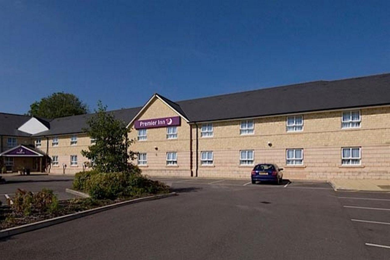 Premier Inn Chippenham チッペナム エクステリア 写真