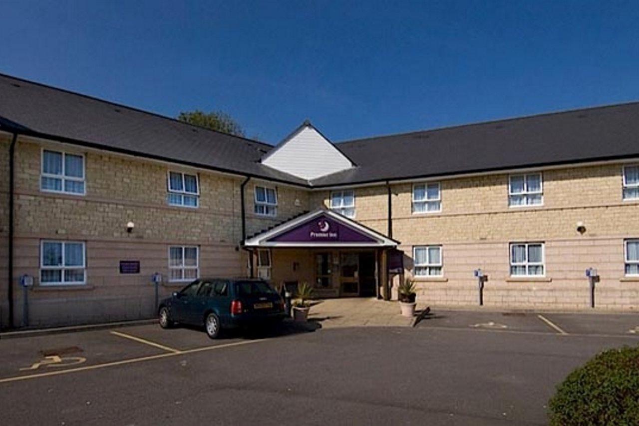 Premier Inn Chippenham チッペナム エクステリア 写真