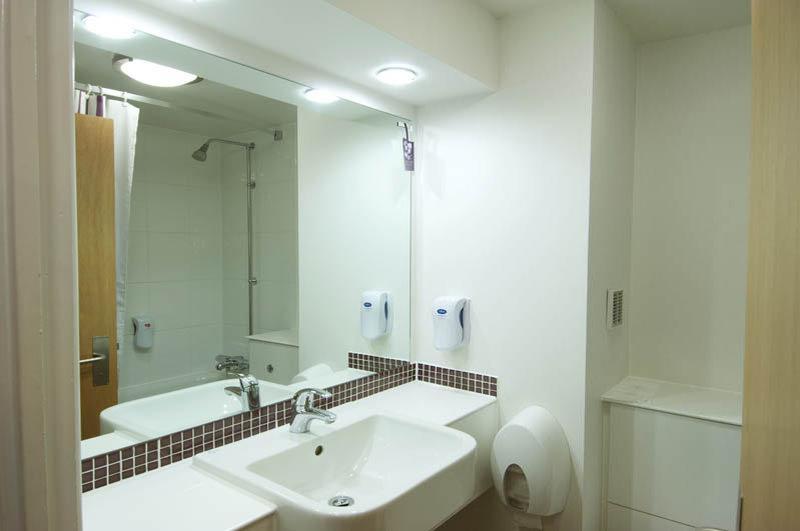Premier Inn Chippenham チッペナム エクステリア 写真